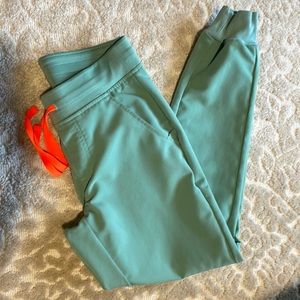 Figs Zamora Jogger in Jade